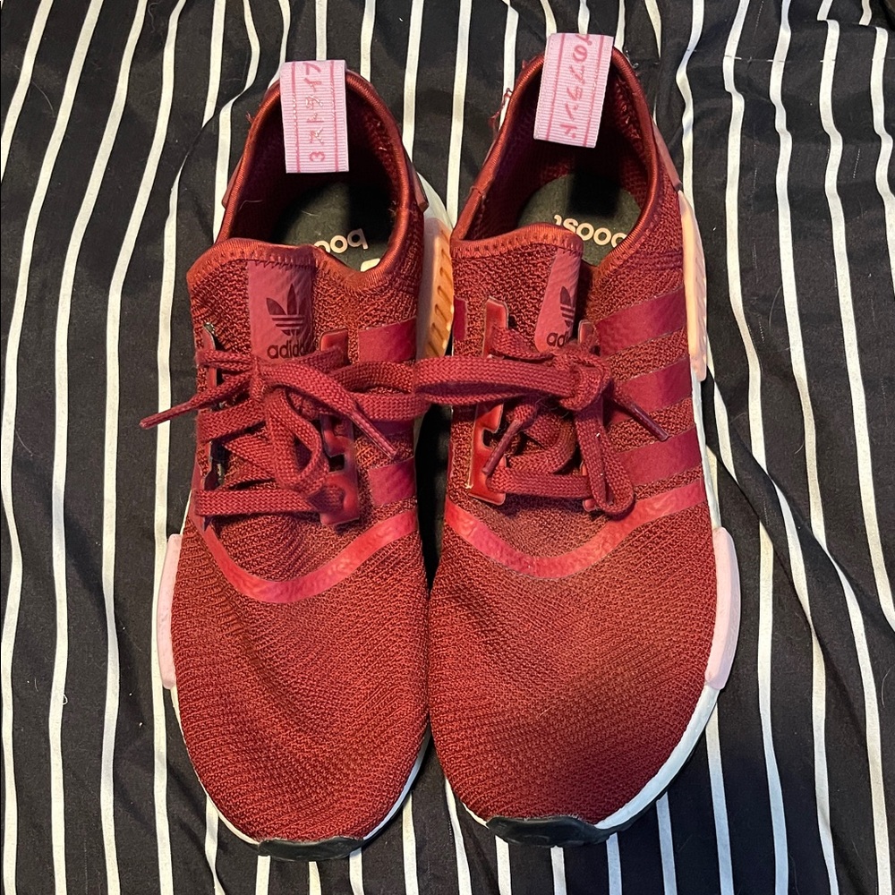 adidas nmd Low-Top Sneakers in Burgundy with Pink Details